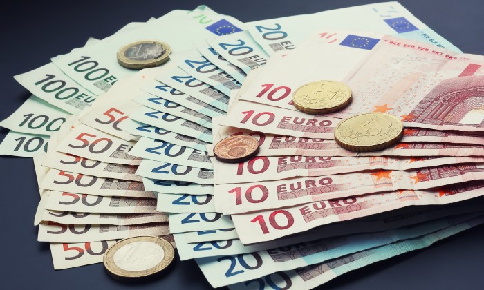 Geld innerhalb von 18 Tagen durch den Verkauf von Versicherungen erhalten!